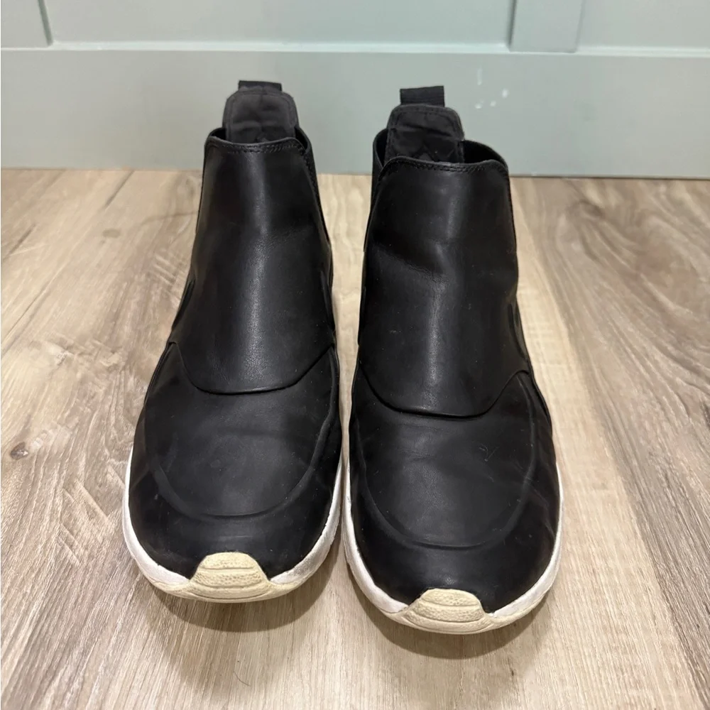 Nike Black Thea boot women’s size‎ 9.5 like new
